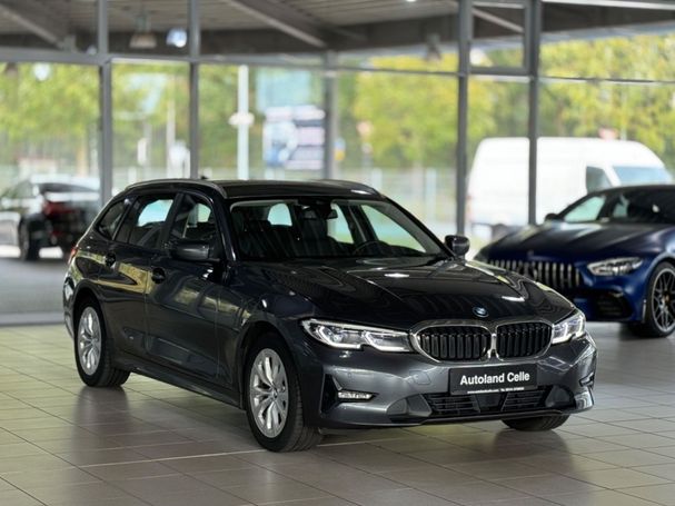 BMW 320d Touring xDrive 140 kW image number 2