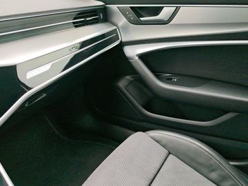 Car image 29