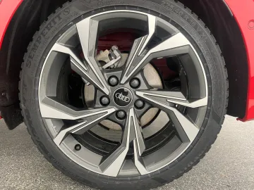 Car image 38