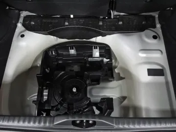 Car image 31