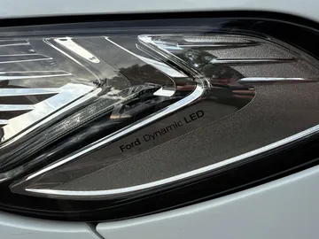 Car image 30