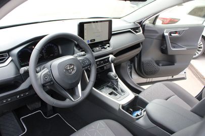 Car image 10