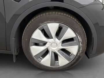 Car image 36