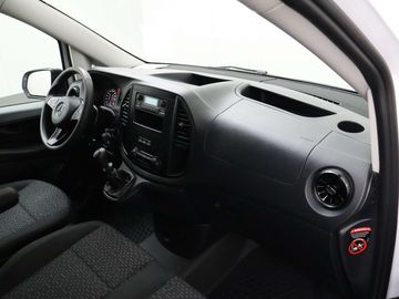 Car image 32