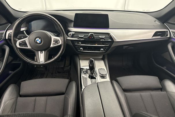 BMW 520d Touring xDrive 140 kW image number 13