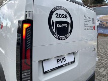 Car image 26