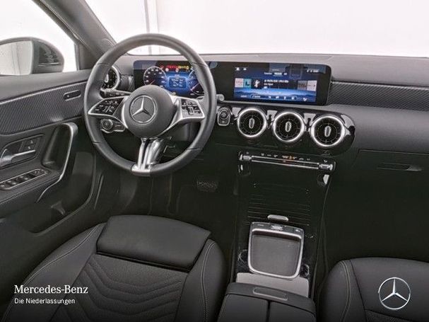 Mercedes-Benz A 180 100 kW image number 6