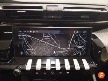 Car image 28