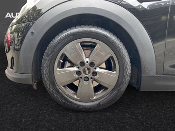 Car image 34