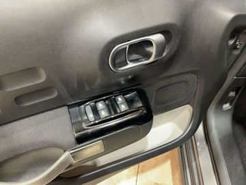 Car image 33