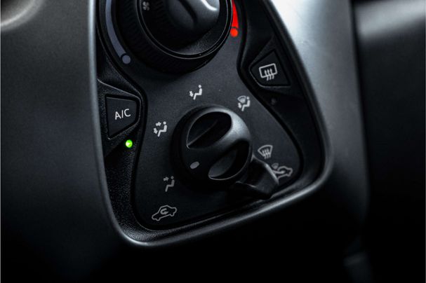 Toyota Aygo 54 kW image number 18