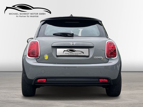 Mini Cooper SE Mini Trim 135 kW image number 4