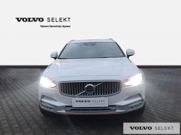 Volvo V90 Cross Country AWD 173 kW image number 4