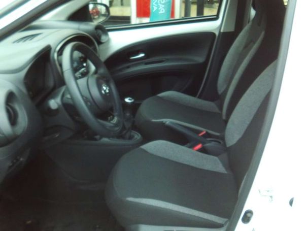 Toyota Aygo X 1.0 VVT-i 53 kW image number 4