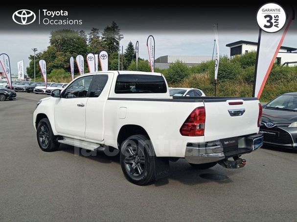 Toyota Hilux D Cab 2.4 4D 4WD 110 kW image number 3