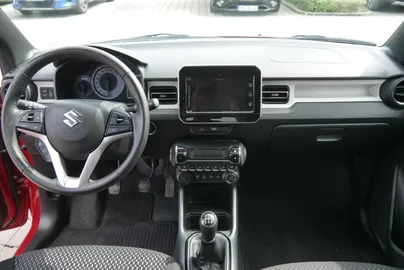 Car image 5