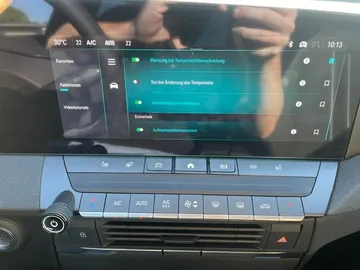 Car image 36