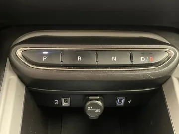 Car image 29
