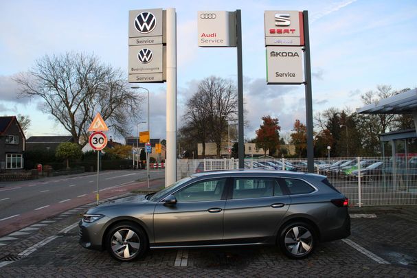 Volkswagen Passat Variant 1.5 eTSI Business DSG 110 kW image number 28