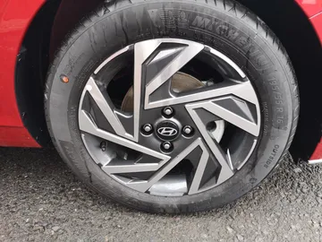 Car image 29