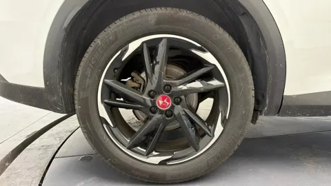 Car image 30