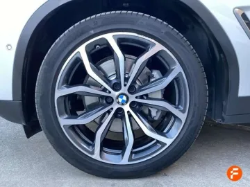 Car image 40