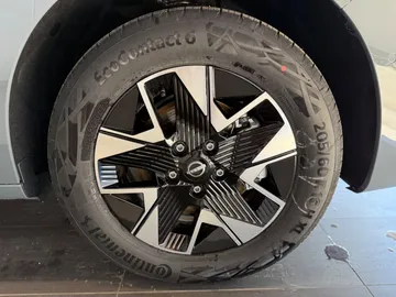 Car image 35