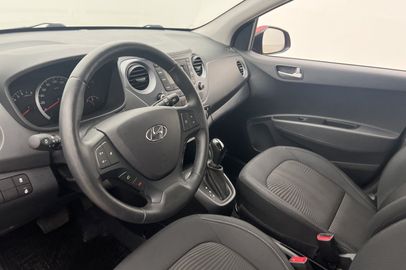 Car image 11