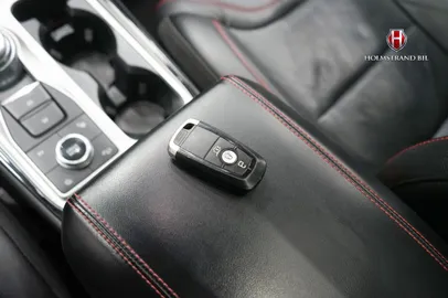 Car image 26