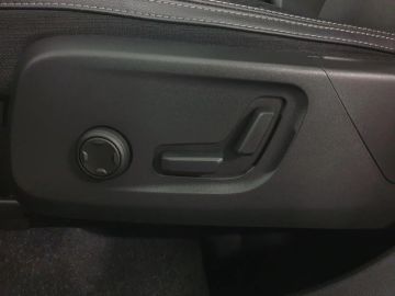 Car image 33