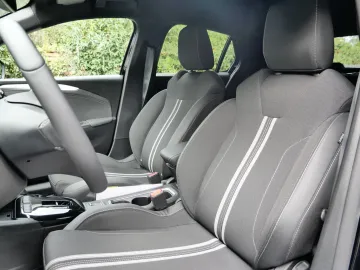 Car image 28