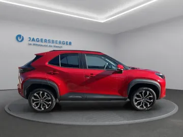 Car image 3