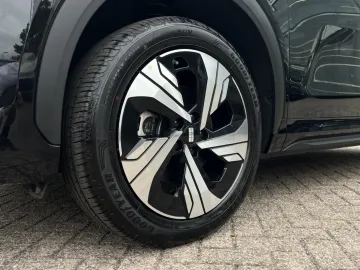 Car image 37
