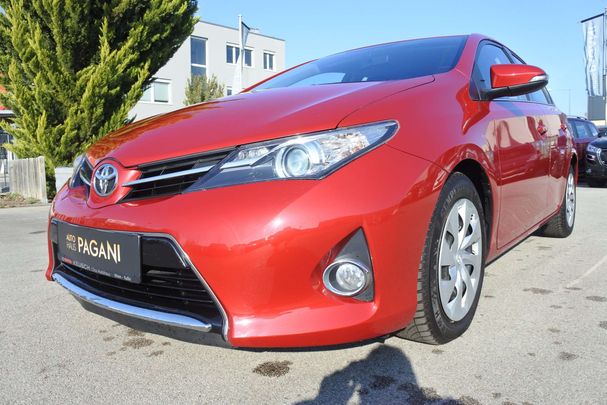 Toyota Auris 1.4 D-4D 66 kW image number 2