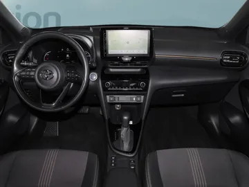 Car image 4