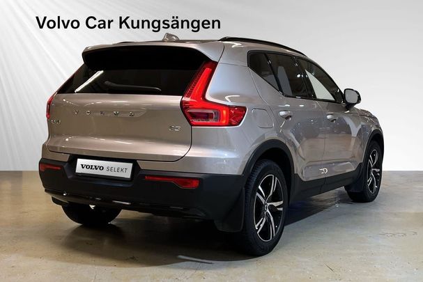 Volvo XC40 B3 Plus Dark 120 kW image number 3