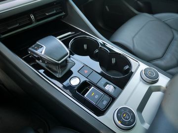 Car image 29