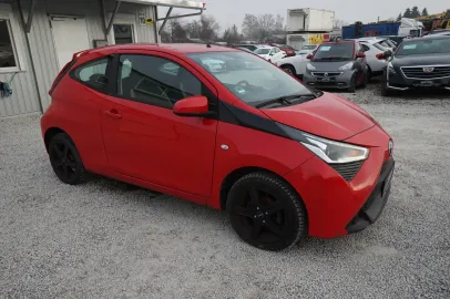 Car image 30