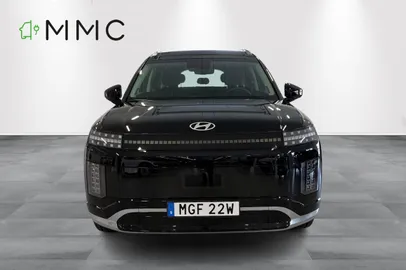 Car image 3