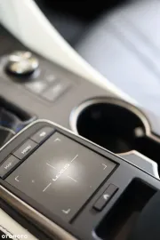 Car image 36