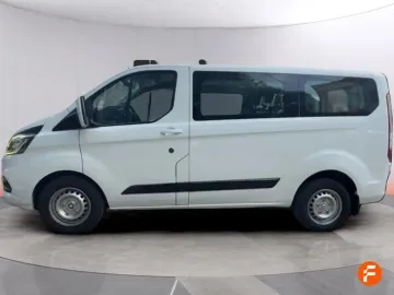 Car image 3