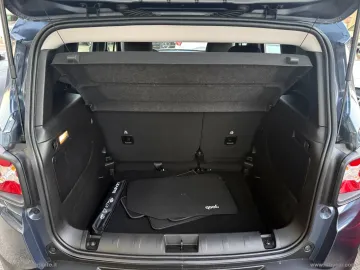 Car image 35
