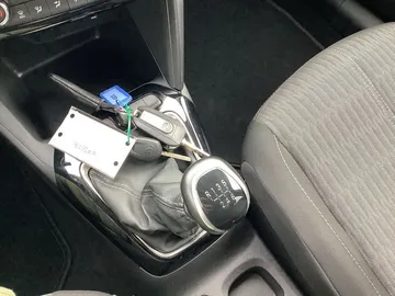 Car image 16