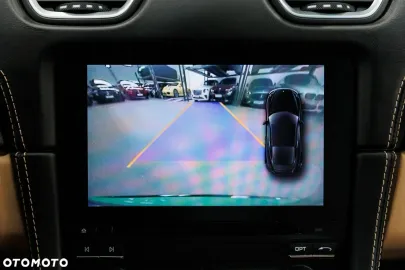 Car image 40