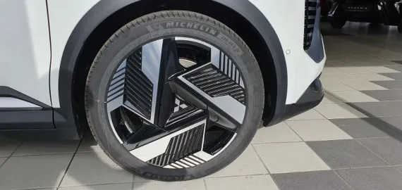 Car image 31