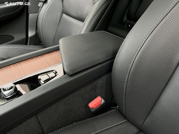 Car image 35