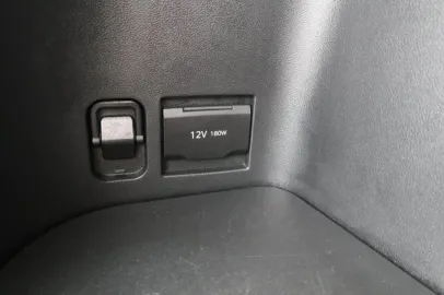 Car image 32