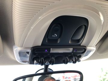 Car image 26