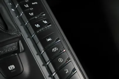 Car image 49