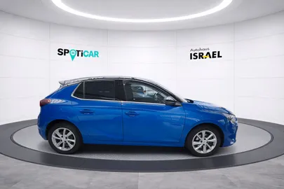 Car image 3